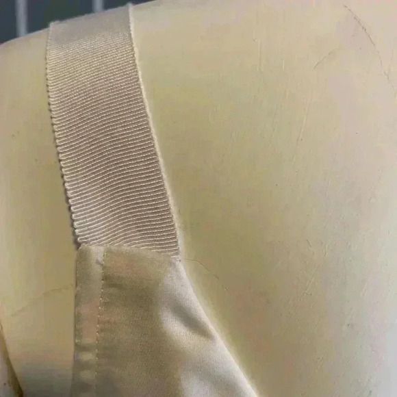 White House/Black Market - Picture 10 of 10